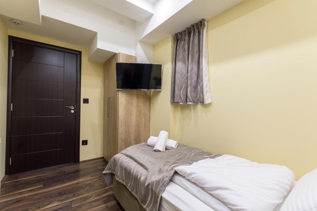 Madison Inn Suites - Wilson'S Square ベオグラード エクステリア 写真